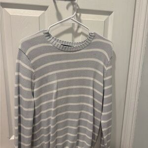 Brandy Melville Light Gray and Cream Knit Sweater